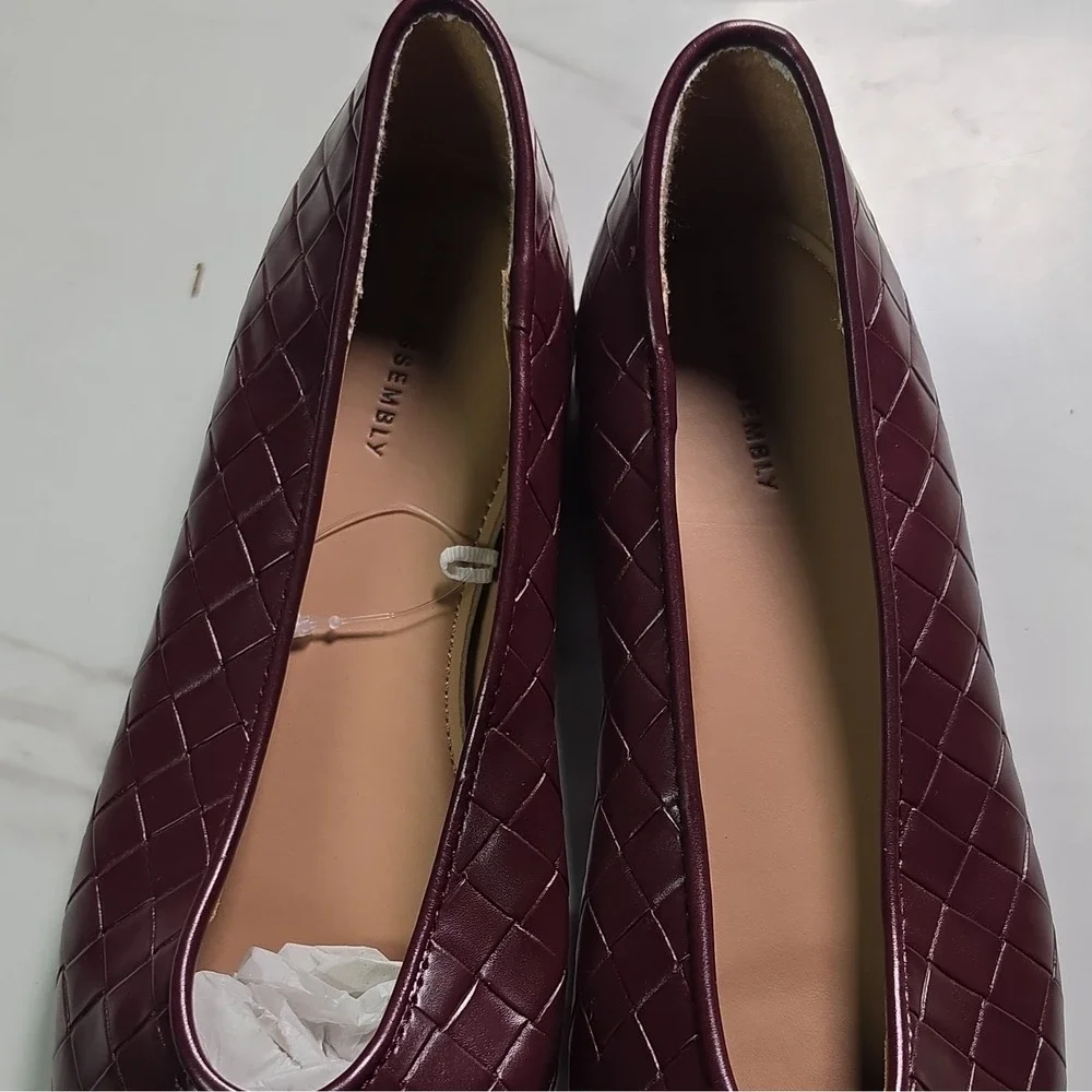 ASSEMBLY Women's Burgundy Synthetic Quilted Slip-On Ballet Flats Round Toe 6